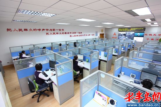 客户世界-青岛12319热线领头人王春梅:对着镜